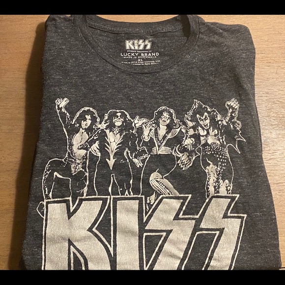 lucky brand kiss shirt